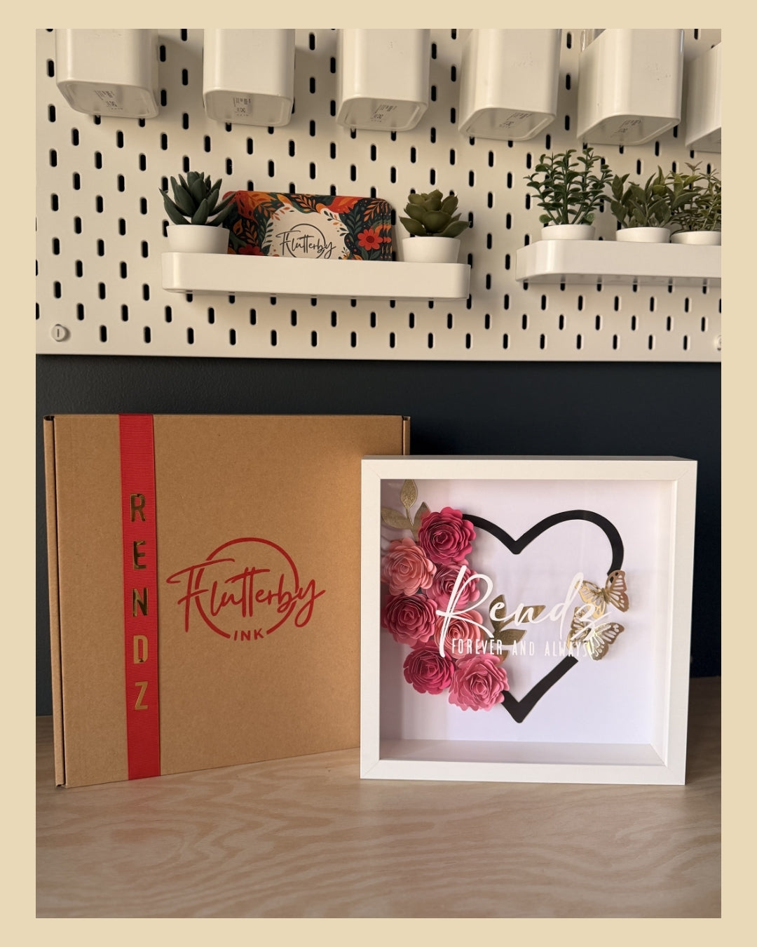 Half Heart Flower Frame - 25x25cm
